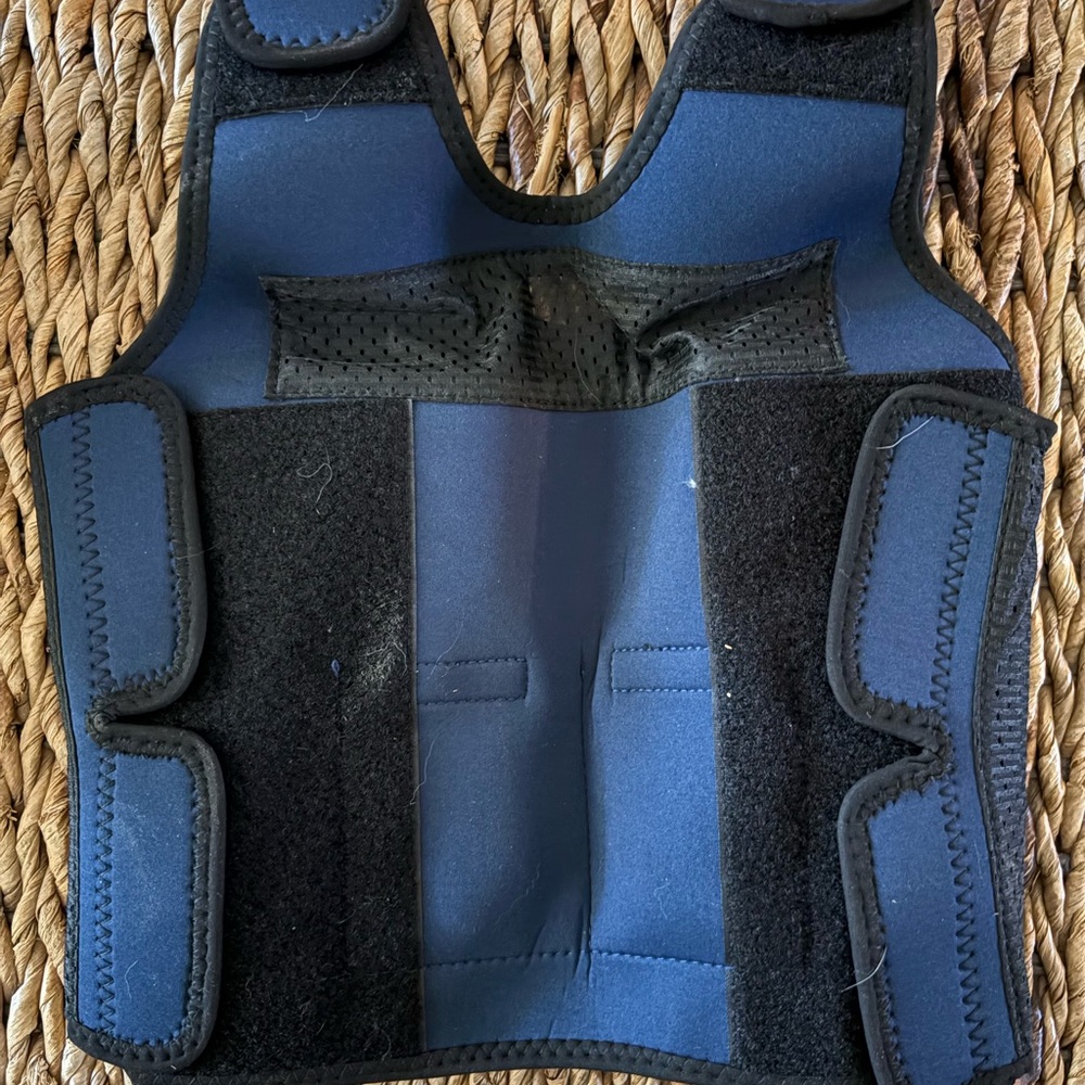 Harkla Weighted Vest Kids Navy Blue and Black Vest - Picture 4 of 4
